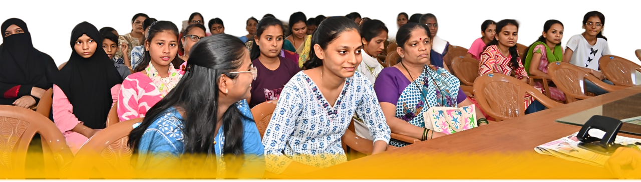 Women and students participating in eSaheli skill development programmes